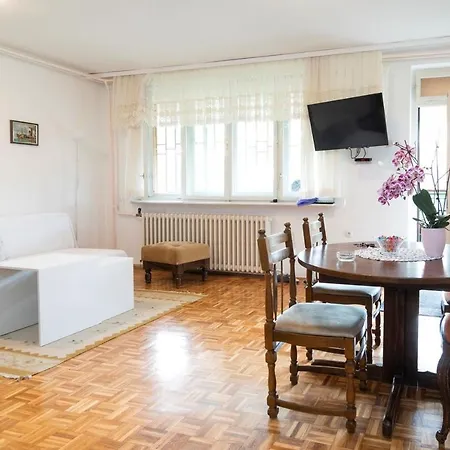 דירה Avlija Garden Gem - Free Parking *