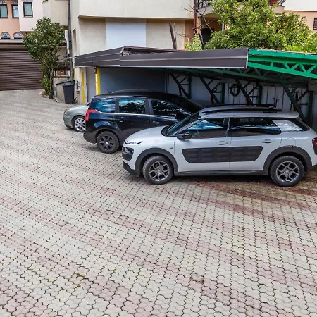 Avlija Garden Gem - Free Parking דירה