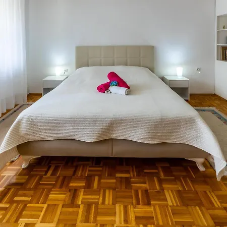 Daire Avlija Garden Gem - Free Parking