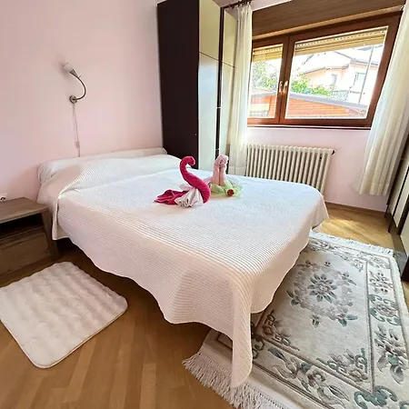 Avlija Garden Gem - Free Parking Apartament