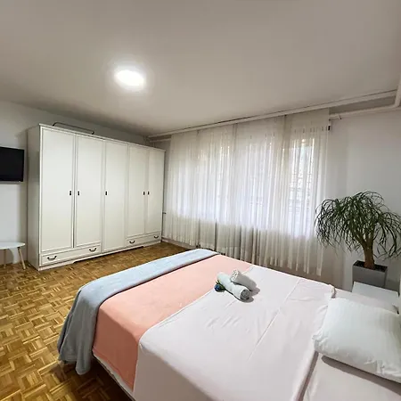 Avlija Garden Gem - Free Parking דירה סראייבו