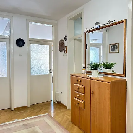 Avlija Garden Gem - Free Parking Apartament